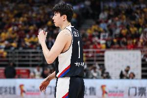 寒冰射手!李贤重20分钟8投仅1中拿7分7板 三分6中0