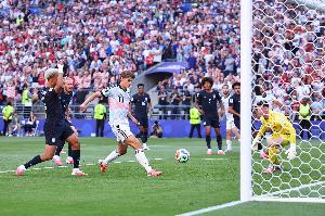 比利时1-0领先美国!拉斯坎助攻,德凯特拉雷将球“传”进大门